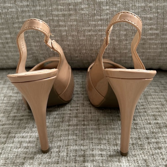 Women GUESS High Heels SIZE 7.5M Color Cream. - Picture 2 of 5